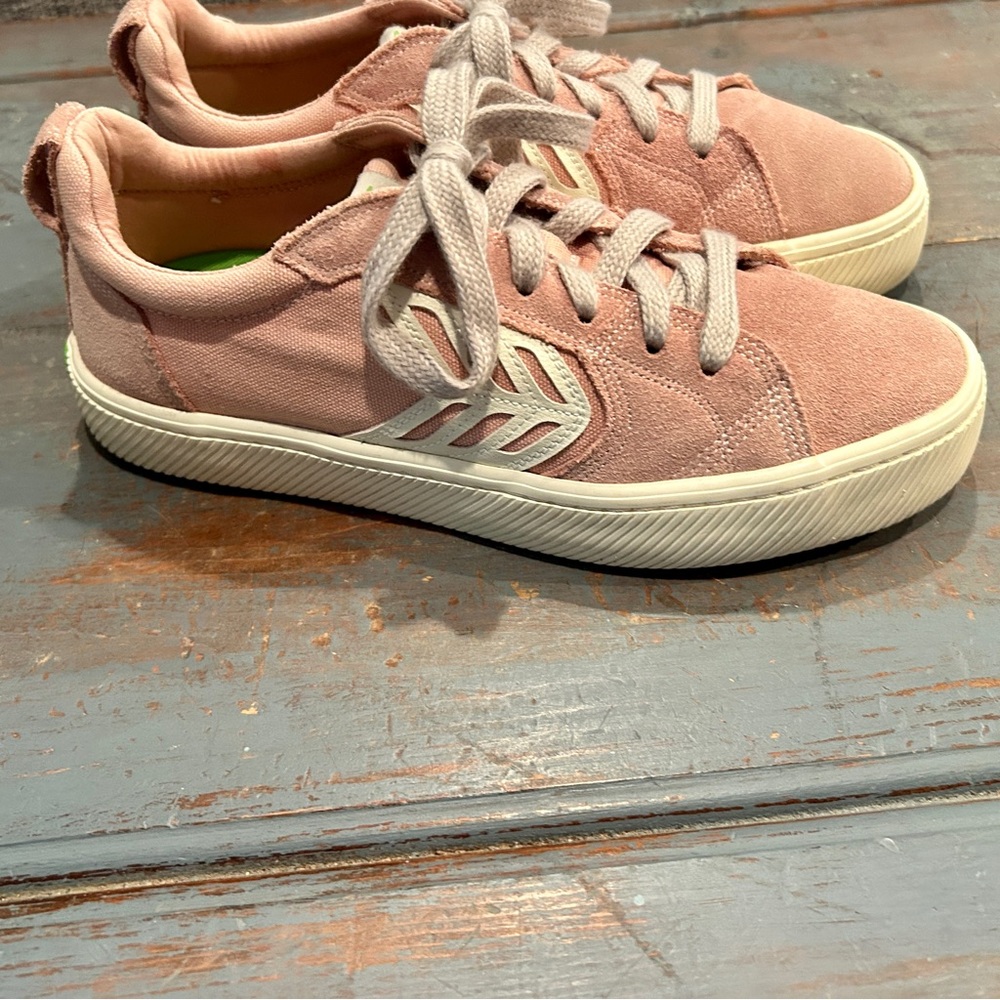 Cariuma Sneakers ( two pairs )